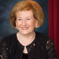 Helen DeVos portrait photo.